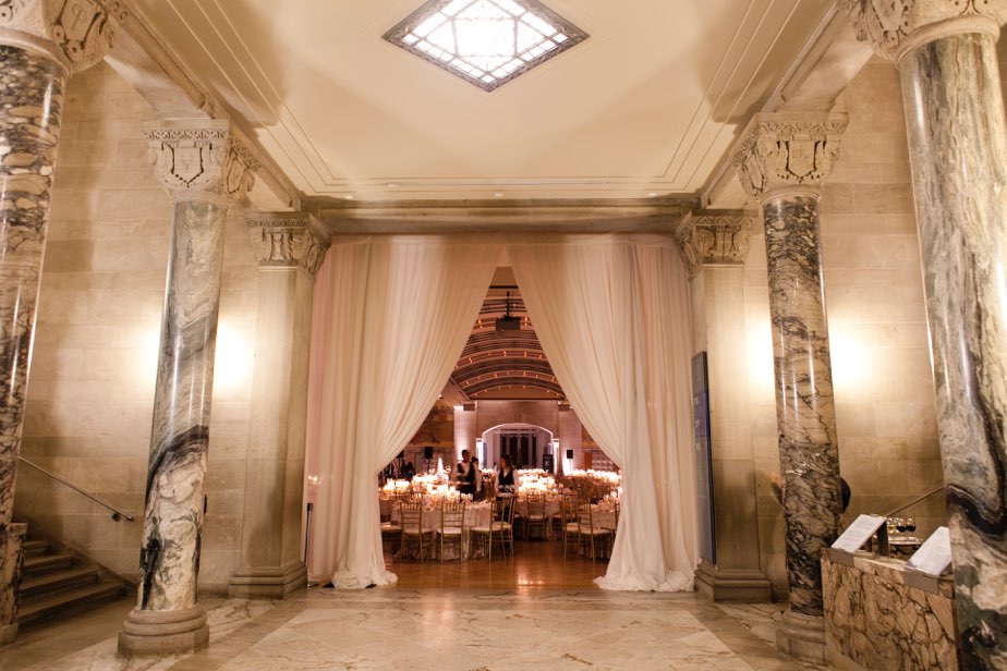 Big Arch Ivory satin